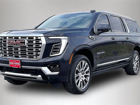 Used 2025 GMC Yukon XL Denali w/ Denali Reserve Package image 2