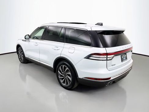 Used 2025 Lincoln Aviator AWD image 5