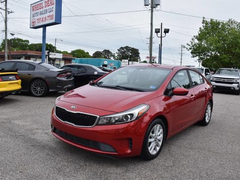 Used 2017 Kia Forte S FWD image 3