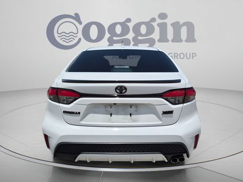 Used 2022 Toyota Corolla XSE FWD image 4