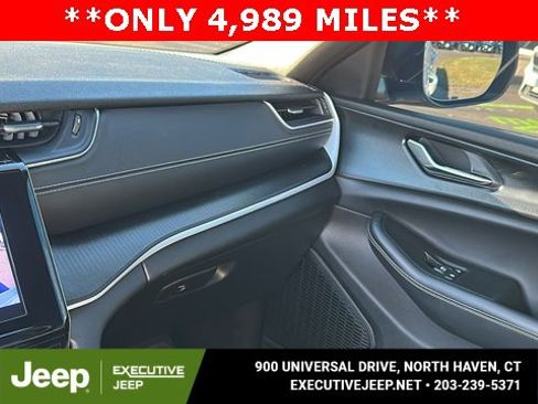 Used 2025 Jeep Grand Cherokee Altitude image 20