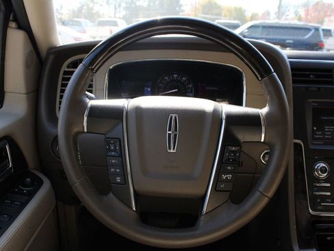 Used 2015 Lincoln Navigator 2WD image 12
