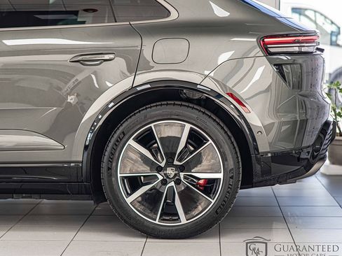 Used 2025 Porsche Macan Turbo Electric AWD/4WD image 9