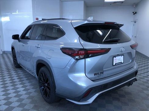 Certified 2025 Toyota Highlander XSE AWD/4WD image 12