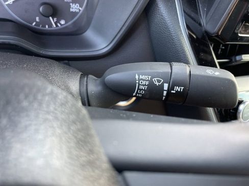 Used 2025 Toyota Corolla SE image 32