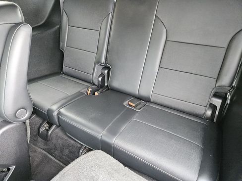Used 2025 Buick Enclave Preferred AWD/4WD image 21