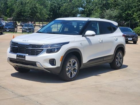 Certified 2026 Kia Seltos LX AWD/4WD image 3