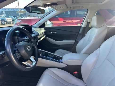 Used 2023 Honda Accord Touring image 2