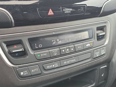 Used 2023 Honda Passport TrailSport image 31
