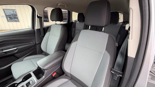 Used 2017 Ford Escape SE AWD/4WD image 16