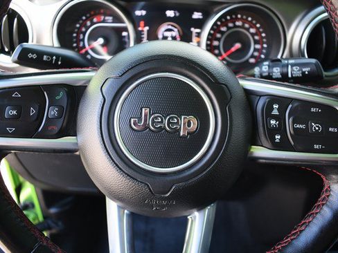 Used 2019 Jeep Wrangler Unlimited Rubicon w/ Dual Top Group AWD/4WD image 30