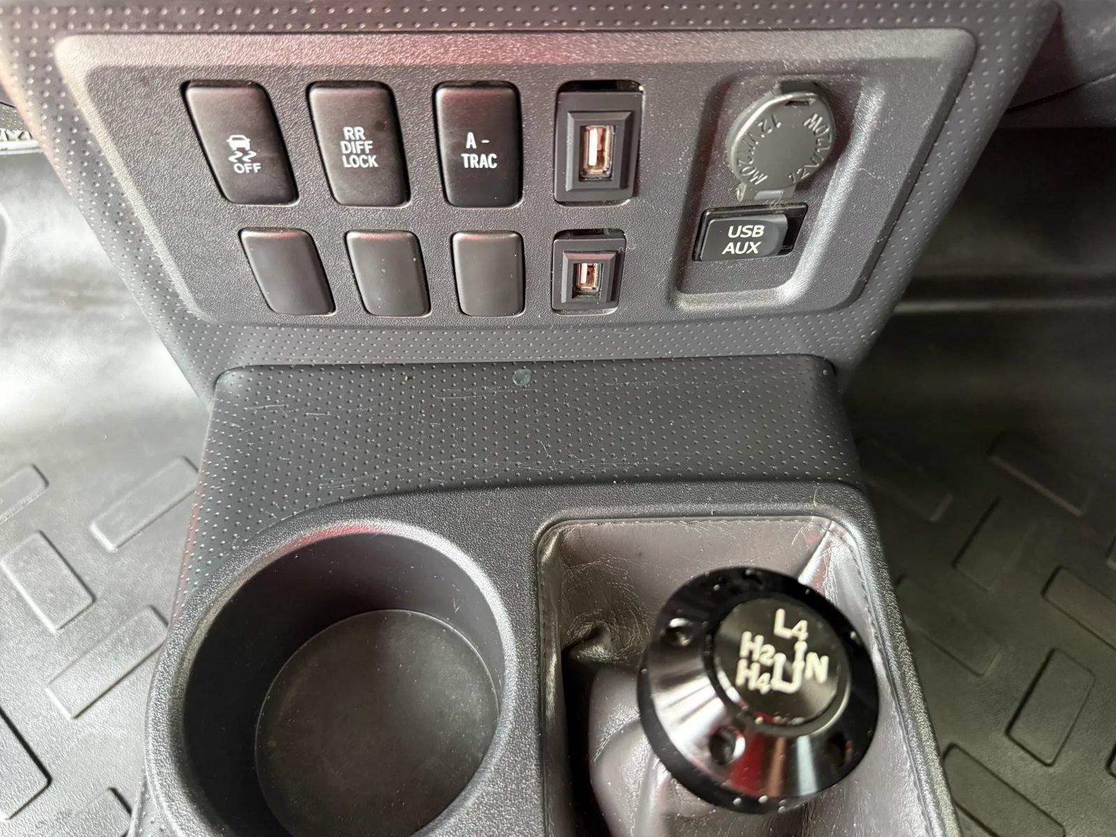 Used 2012 Toyota FJ Cruiser 4WD w/ Convenience Pkg image 15