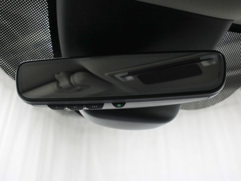 Used 2025 Honda Pilot EX-L image 18