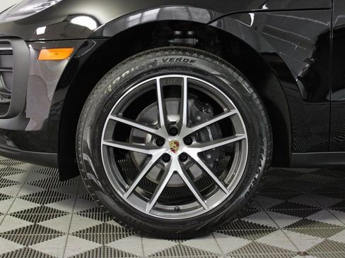 Certified 2026 Porsche Macan AWD/4WD image 37