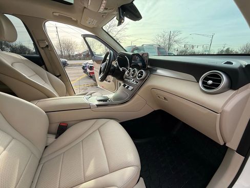 Used 2021 Mercedes-Benz GLC 300 GLC 300 4MATIC Sport Utility 4 image 13