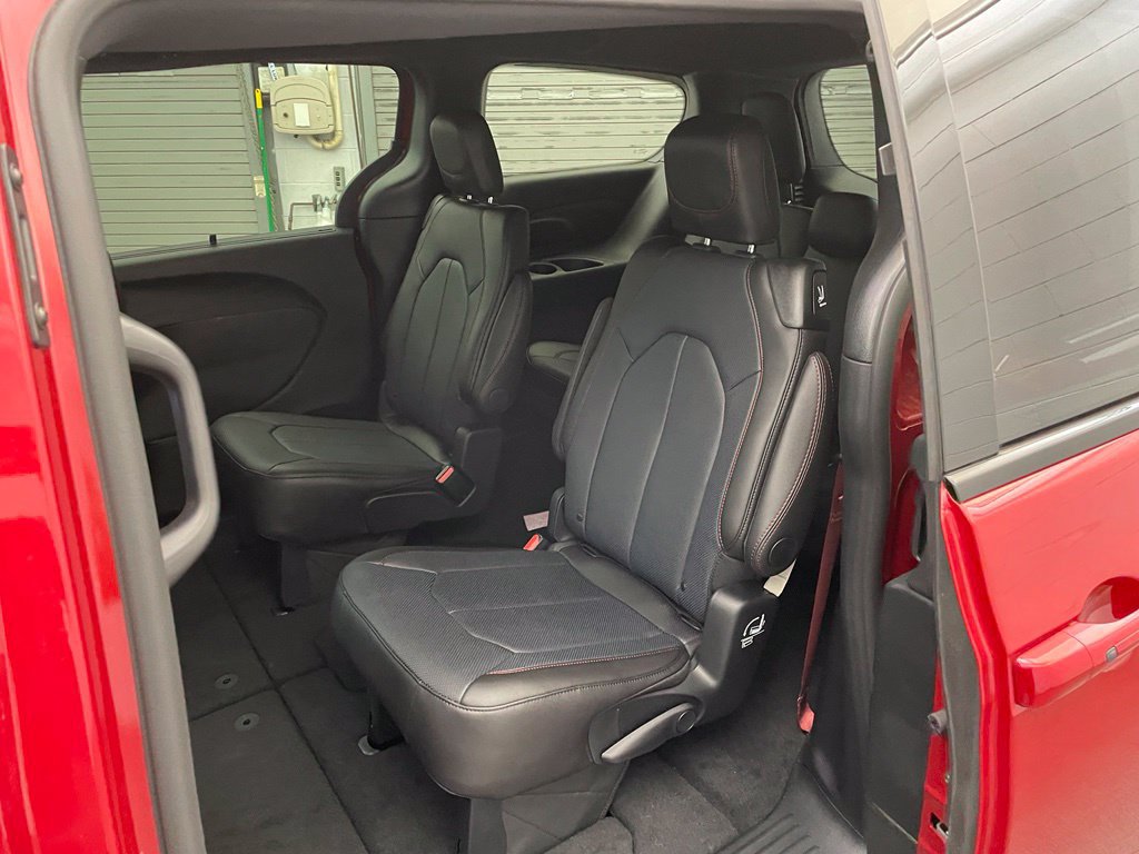 New 2027 Chrysler Pacifica Select FWD image 15