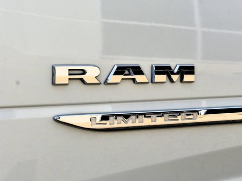 Used 2024 RAM 2500 Limited AWD/4WD image 7