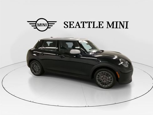 New 2026 MINI Cooper 4-Door Hardtop image 13