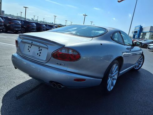 Used 2005 Jaguar XK8 Coupe RWD image 27