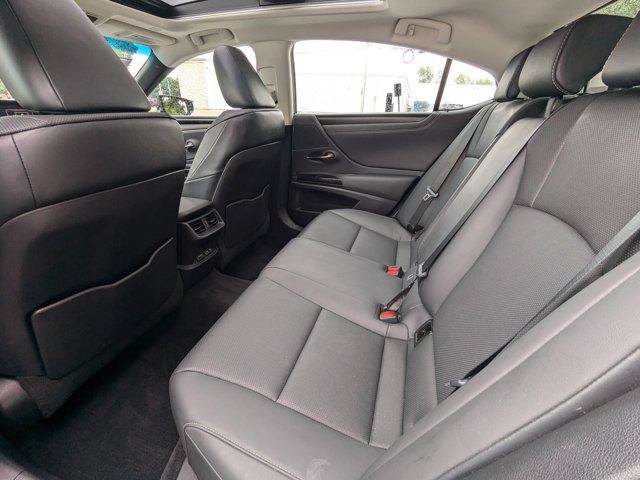 Used 2022 Lexus ES 350 w/ Premium Package FWD image 18