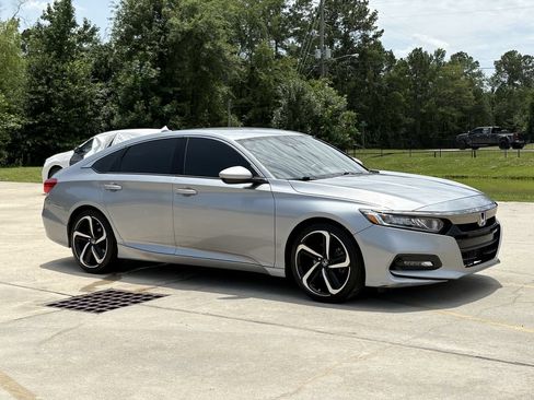 Used 2019 Honda Accord Sport image 3