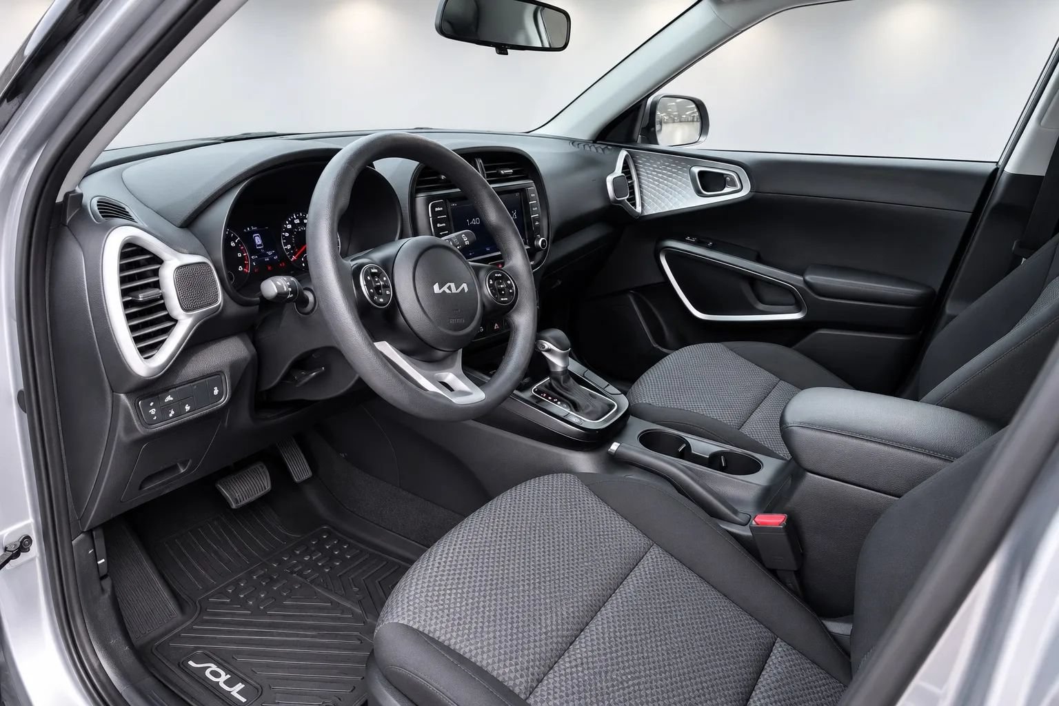 Used 2022 Kia Soul LX w/ Technology Package FWD image 5