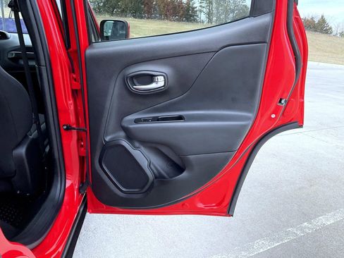 Used 2022 Jeep Renegade Latitude w/ Convenience Group image 21