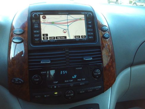 Used 2006 Toyota Sienna XLE Limited image 29