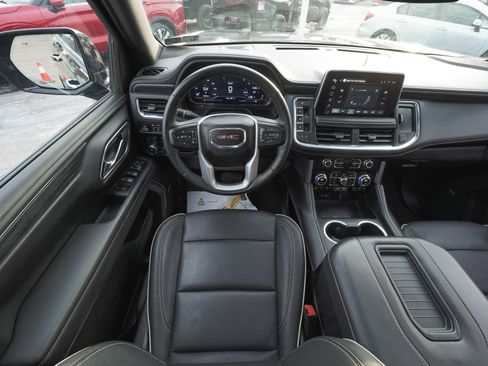 Used 2023 GMC Yukon SLT w/ SLT Premium Package image 46