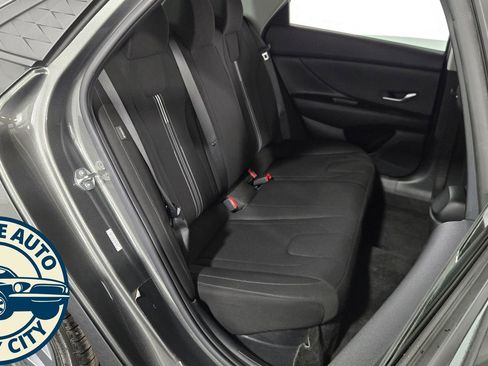 Used 2024 Hyundai Elantra Blue image 34