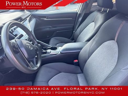Used 2019 Toyota Camry L image 18
