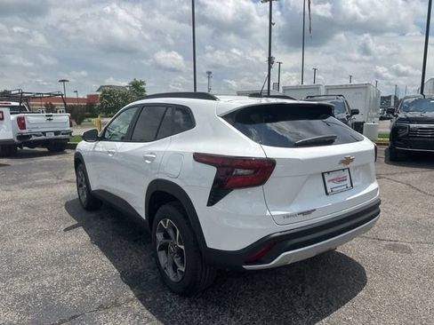 New 2026 Chevrolet Trax LT FWD image 4