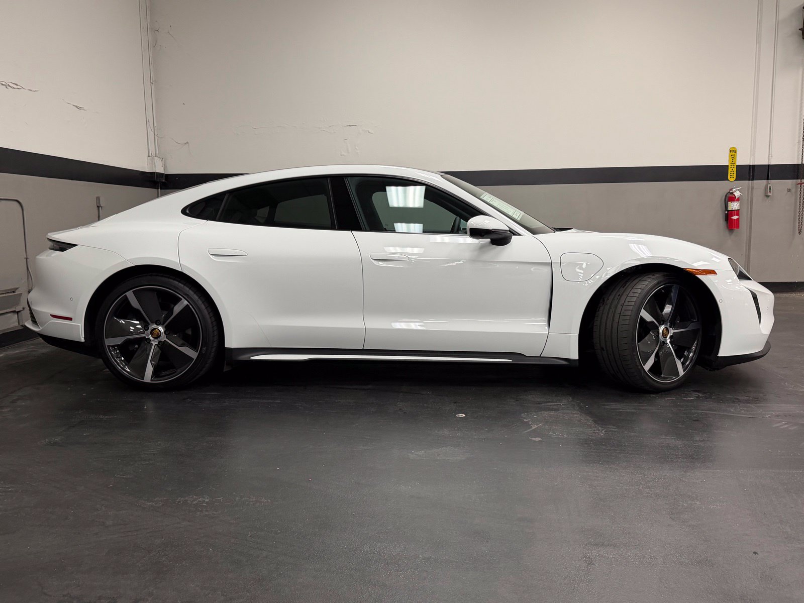 Used 2023 Porsche Taycan w/ Premium Package RWD image 5