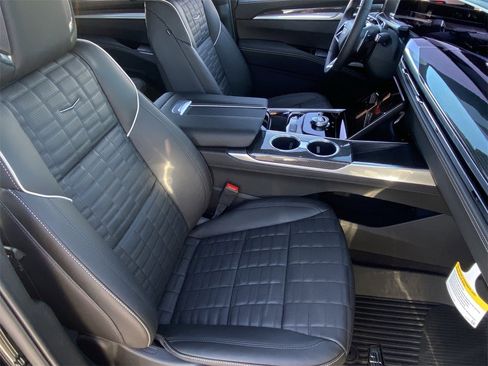 Certified 2025 Cadillac Escalade V w/ LPO, ONYX Package image 11