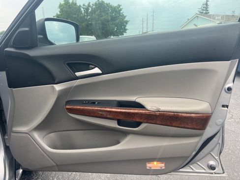 Used 2011 Honda Accord EX image 21