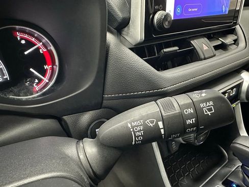 Used 2025 Toyota RAV4 XLE image 22