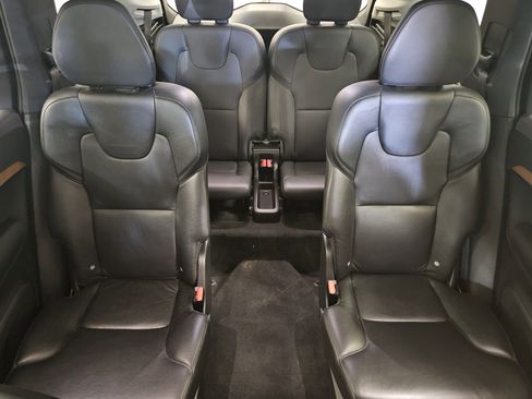 Used 2021 Volvo XC90 T6 Momentum image 37