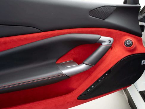 Certified 2022 Ferrari F8 Tributo RWD image 16