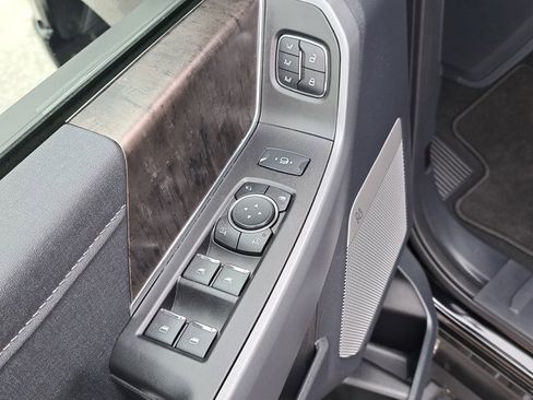 Certified 2024 Ford F250 Lariat w/ Black Appearance Package image 21