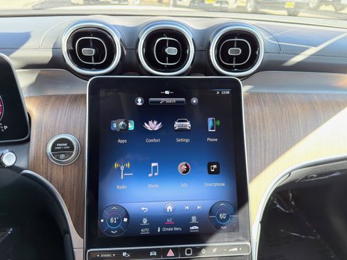 Used 2024 Mercedes-Benz GLC 300 w/ Winter Package image 31