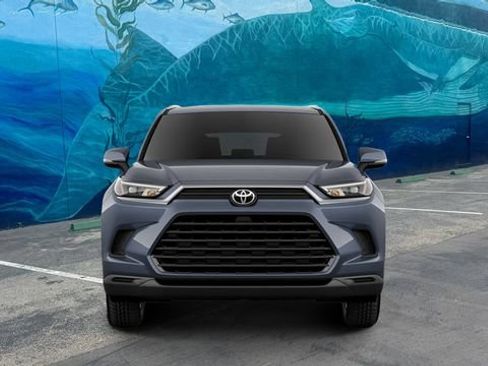 New 2026 Toyota Grand Highlander XLE FWD image 2