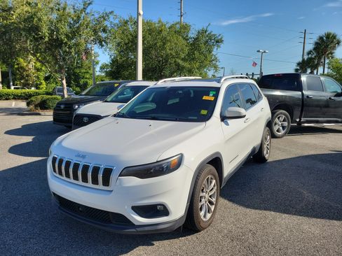 Used 2020 Jeep Cherokee Latitude Plus w/ Cold Weather Group FWD image 1