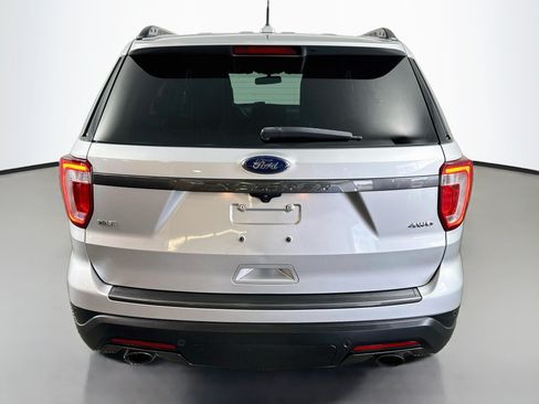 Used 2018 Ford Explorer XLT w/ XLT Appearance Package AWD/4WD image 6