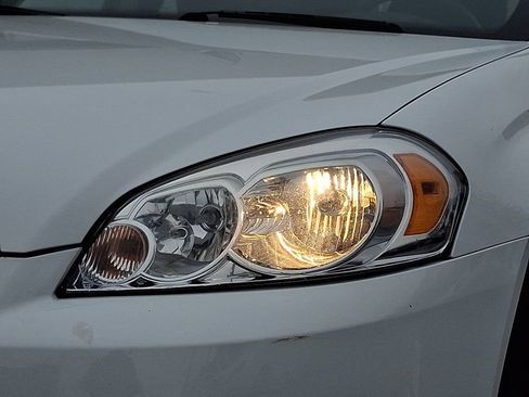 Used 2011 Chevrolet Impala LS image 11