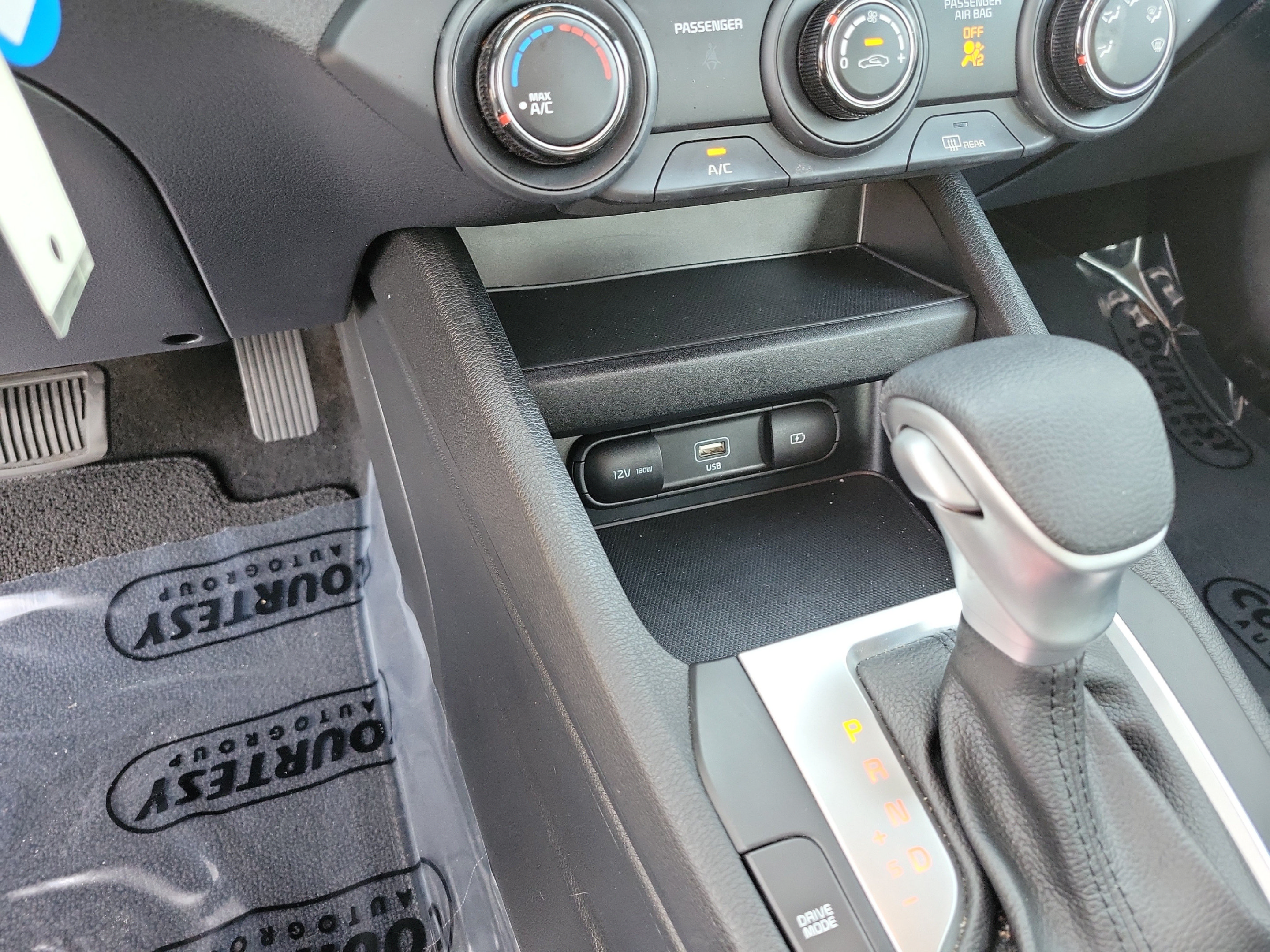 Used 2024 Kia Forte LXS w/ LXS Technology Package FWD image 19