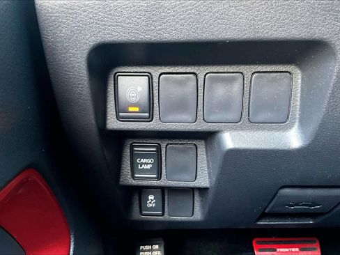 Used 2022 Nissan Frontier Pro-X w/ Technology Package image 32