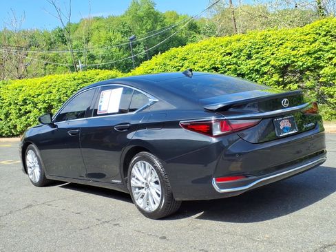 Used 2020 Lexus ES 300h w/ Premium Package FWD image 3
