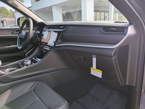 New 2026 Jeep Grand Cherokee L Limited AWD/4WD image 36
