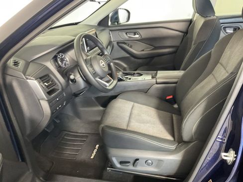 Used 2024 Nissan Rogue SV FWD image 13