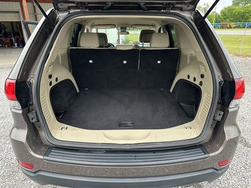 Used 2020 Jeep Grand Cherokee Laredo image 18